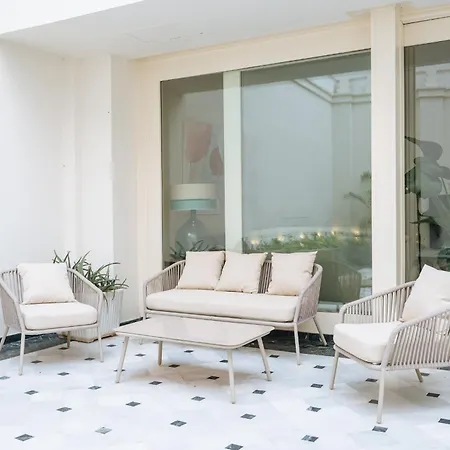 Luxurious With Andalusian Patio And Pool, Facing The Cathedral