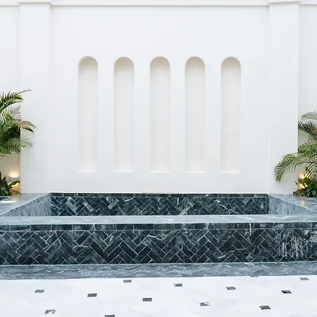Luxurious With Andalusian Patio And Pool, Facing The Cathedral Apartment *