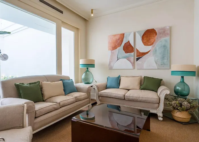 Luxurious With Andalusian Patio And Pool, Facing The Cathedral Sevilla