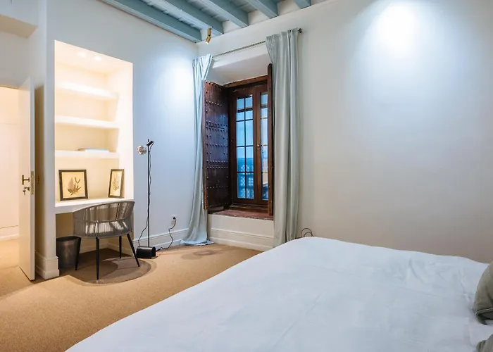 Lejlighed Luxurious With Andalusian Patio And Pool, Facing The Cathedral